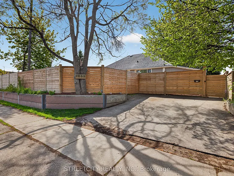 1055 Commissioners Rd E — Photo 5