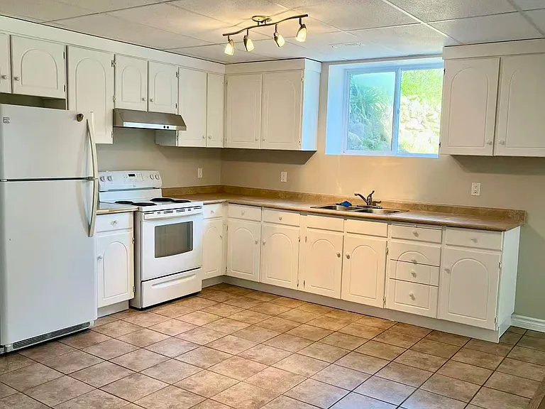 16414 McCowan Rd #BASEMENT — Photo 5
