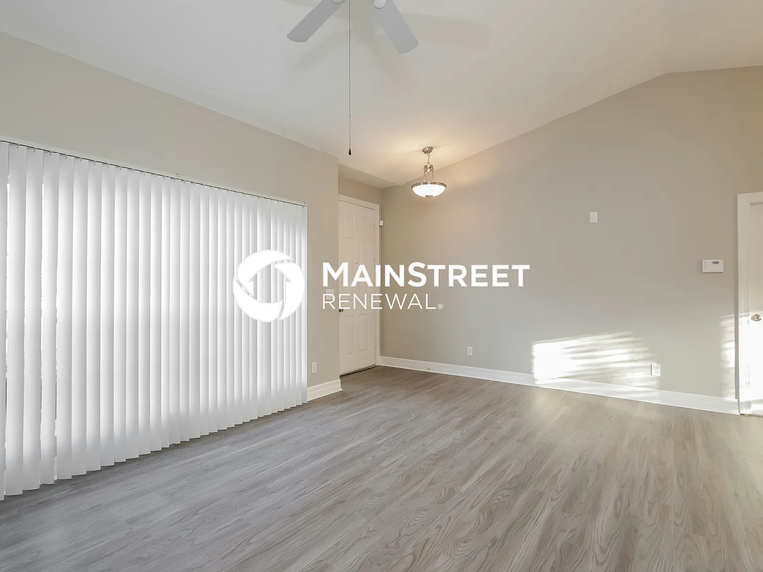 2406 Cleo St — Photo 4