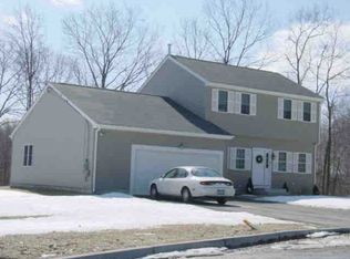 88 Twin Birch Dr, Cranston, RI 02921