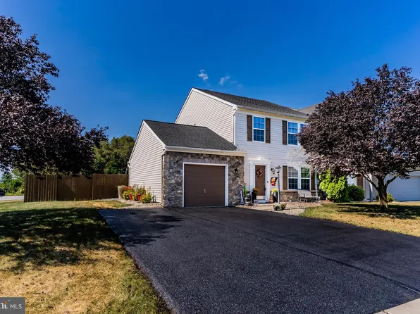 4 Romance Ln, Chambersburg, PA 17202