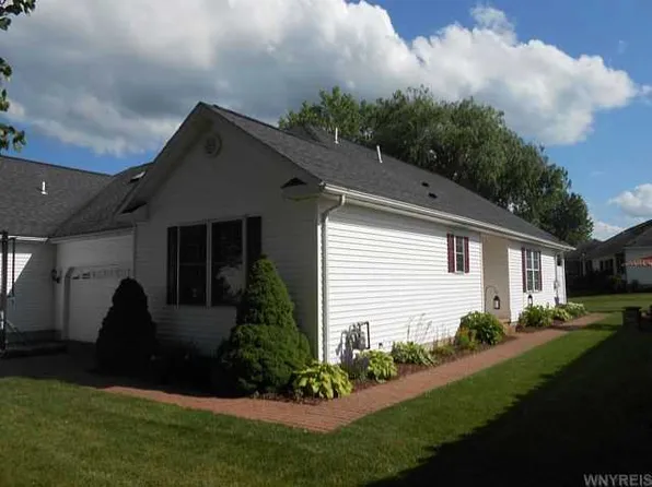 14 Fairway Dr, Batavia, NY 14020