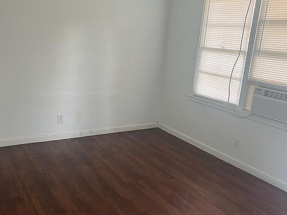 2nd image of 1018 Sammons St