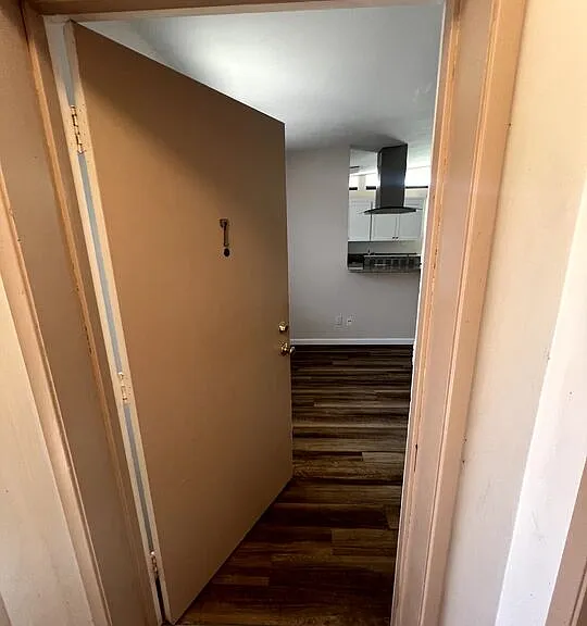 3704 Midvale Ave #7 — Photo 1