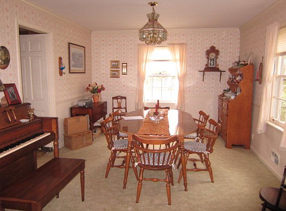 5th image of 814 Hoover Dr