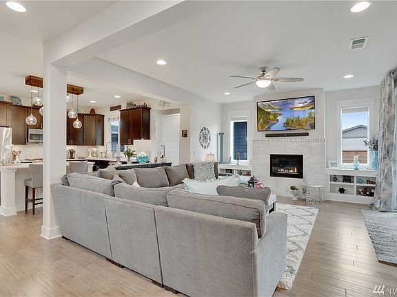 4th image of 13511 183rd Avenue Ct E