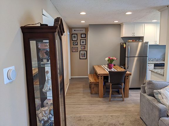 4th image of 1059 E Quail Vista Ln APT K