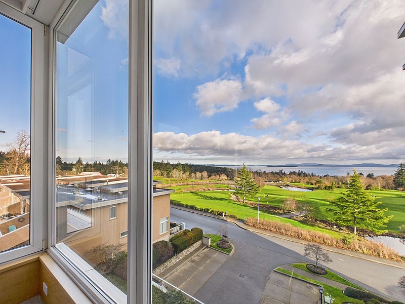 Saanich Apartment for rent - 2 Bedrooms — photo 10