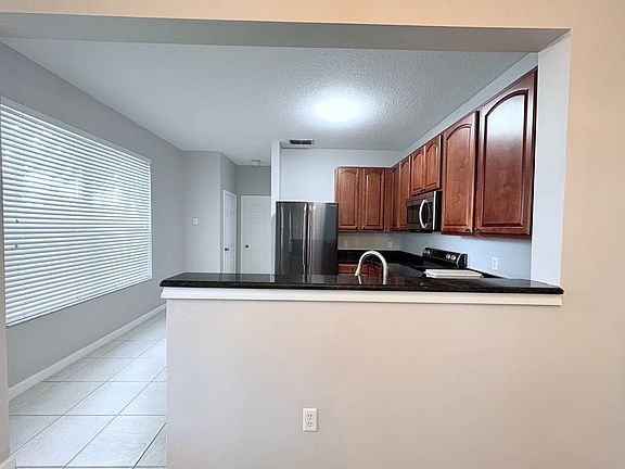 5th image of 1501 Florentino Ln