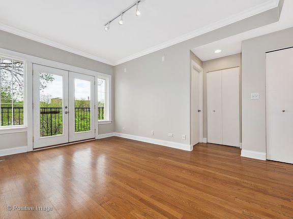 5th image of 4422 N Ashland Ave APT 3E