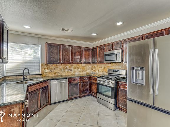 5th image of 3010 Fort Stockton Dr