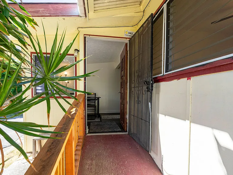 Plumeria Rd — Photo 16
