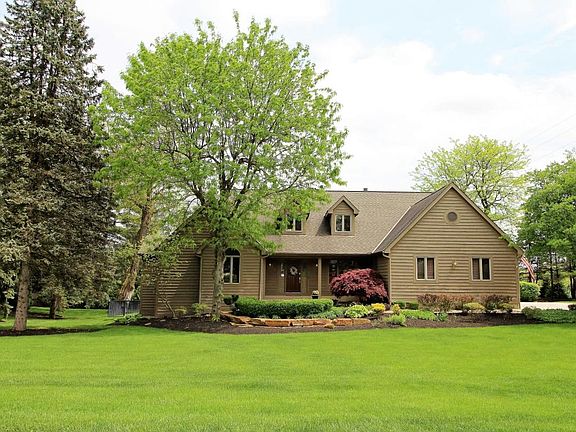 2nd image of 4938 Thornhill Ln