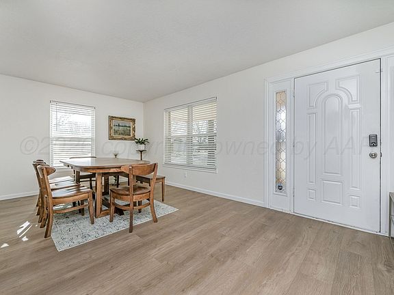 3rd image of 2400 SW 50th Ave