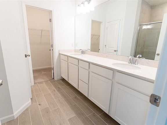 5th image of 4501 NW 14th St