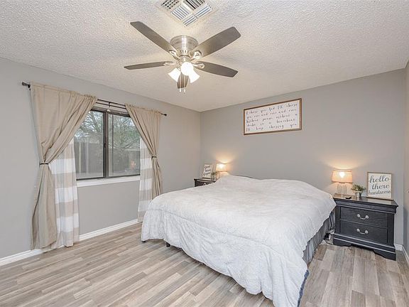 4th image of 5502 Knights Ct