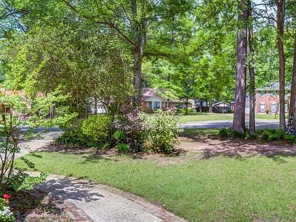 5th image of 1522 Azalea Dr