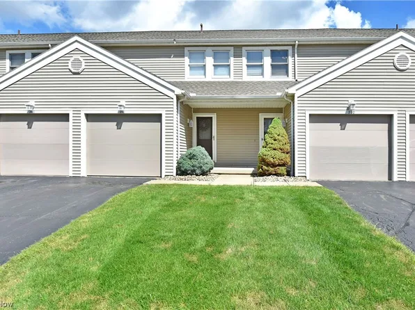 220 Pineview Dr NE, Warren, OH 44484