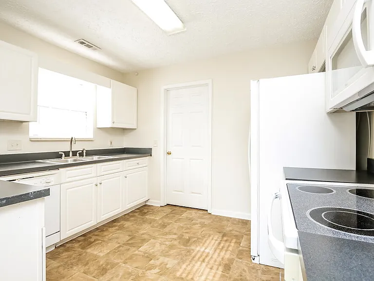 3508 Glenfalls Dr — Photo 8