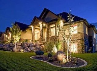 496 S Ridgetop Ln, North Salt Lake, UT 84054