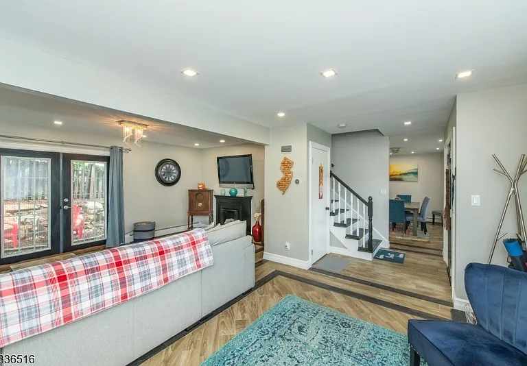 24 Chatham Rd — Photo 6
