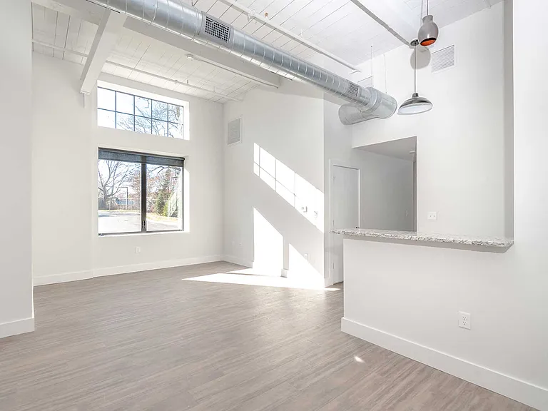 150 Oakland St — Photo 13