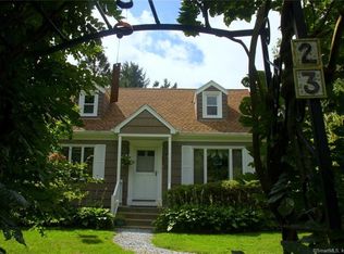 23 Winthrop Rd, Gales Ferry, CT 06335