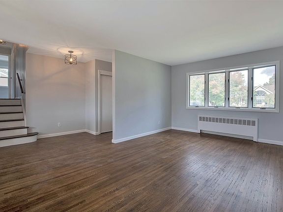 4th image of 26 Rhonda Ln