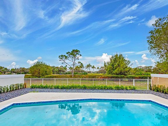 3rd image of 2286 Saratoga Bay Drive