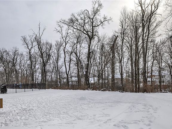 4th image of 213 Bucktail Dr