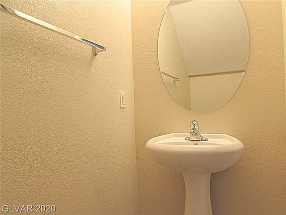 5th image of 3781 Hollycroft Dr