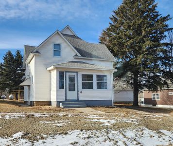 200 3rd St, Russell, MN, 56169
