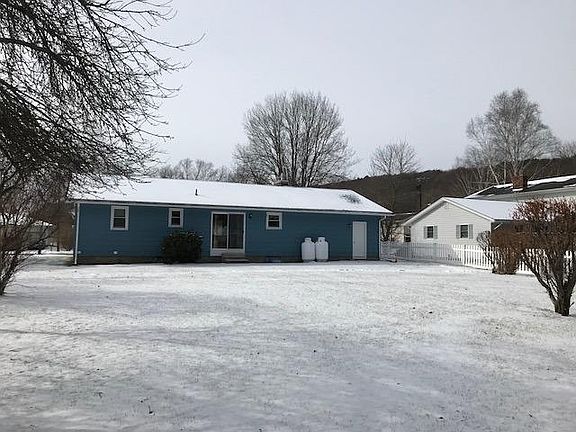 2nd image of 68 Fair St