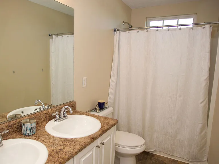 484 Brantley Cove Cir — Photo 32