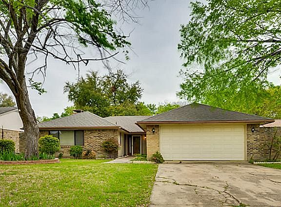 2nd image of 1717 Jasmine Ln