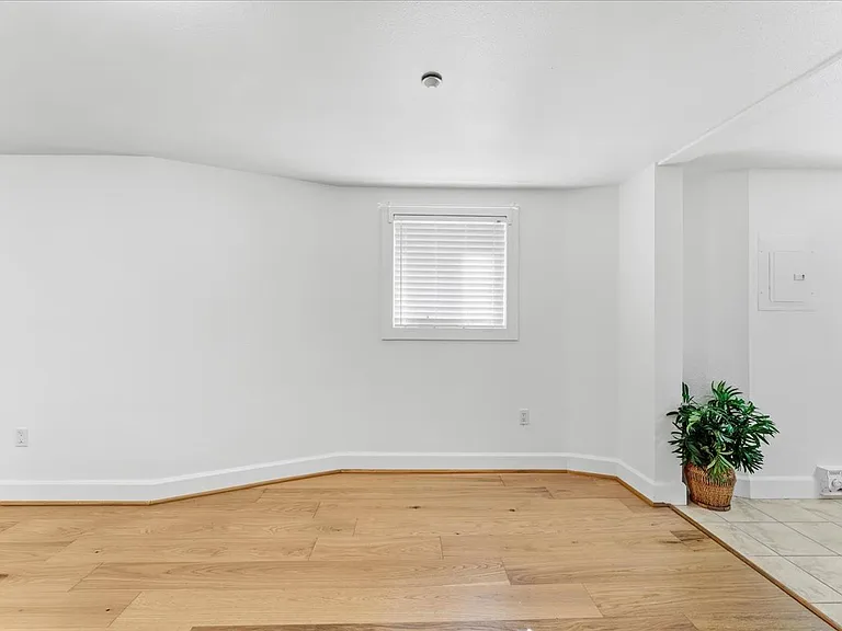 1714 NW Couch St #20 — Photo 10
