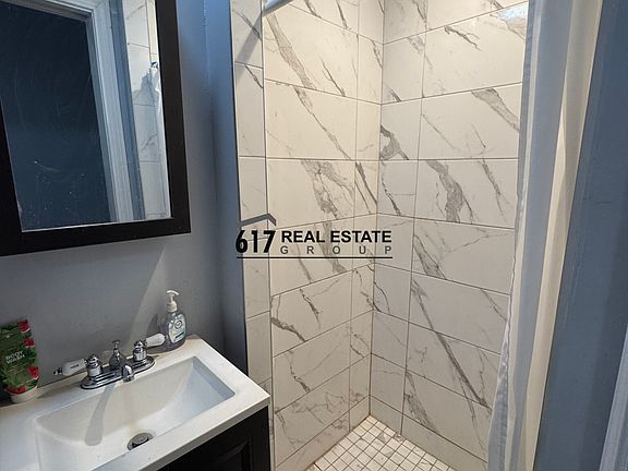 4th image of 115 Franklin St