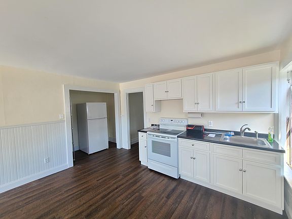 2nd image of 12 Garden St #2