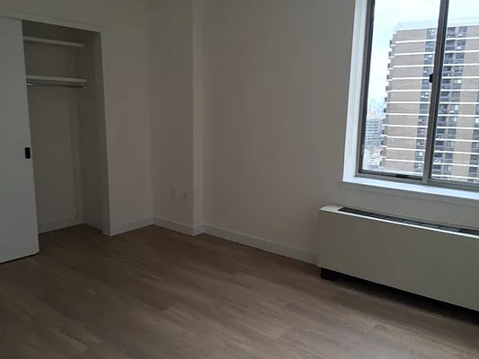 Rented by Greystar | media 52