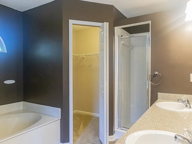 2034 Belhaven Dr — Photo 8