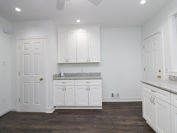 2nd image of 2212 Yelland St