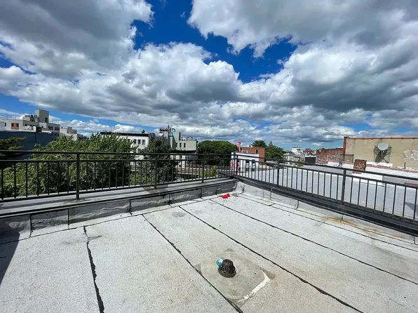 1068 Putnam Avenue image 6 of 6