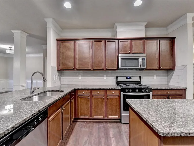 11619 Davenport Ln — Photo 16