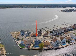 244 Bay Stream Dr, Toms River, NJ 08753