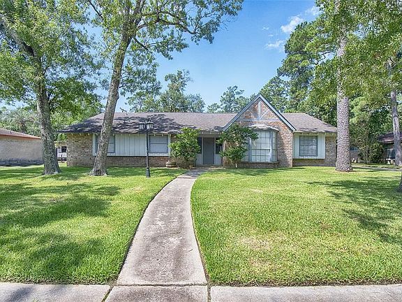 2nd image of 2706 Williamsburg Dr