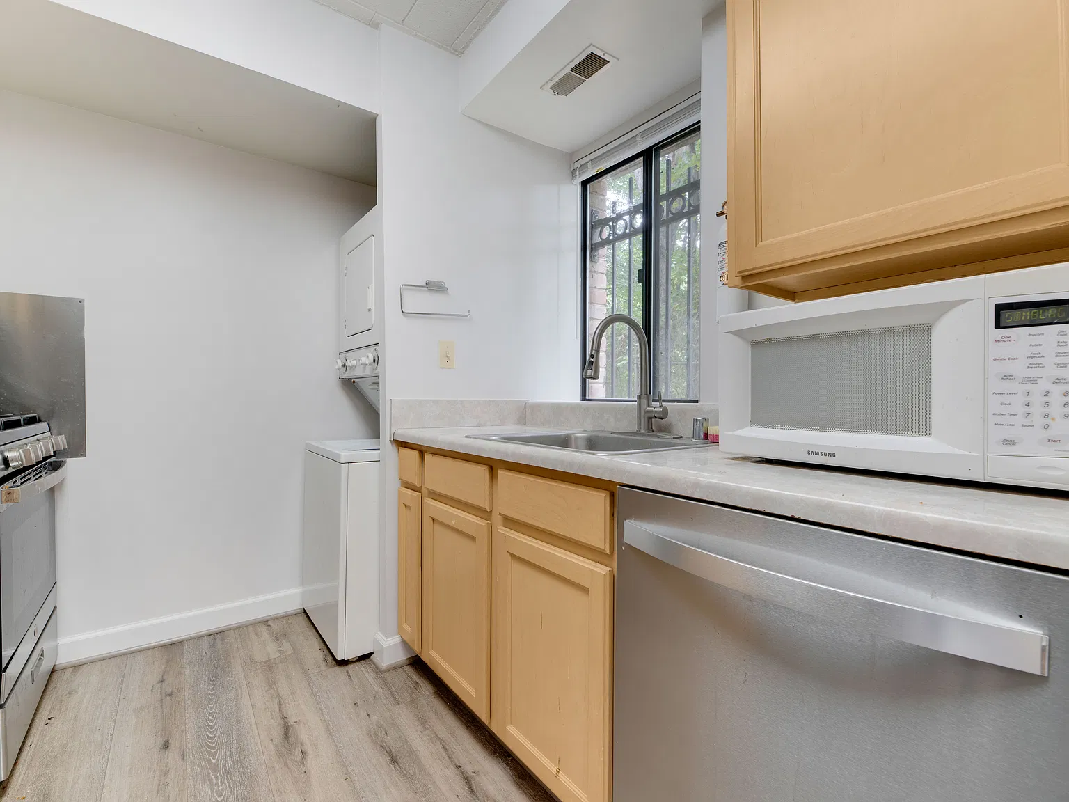 1 bed, 692 sqft, $1,250 — Photo 3