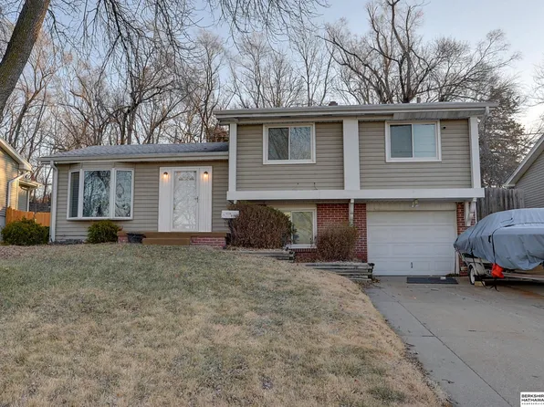 5617 N 63rd St, Omaha, NE 68104