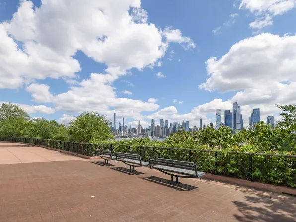 5 Port Imperial Boulevard image 29 of 108