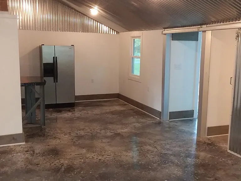 2451 Log Cabin Rd — Photo 11