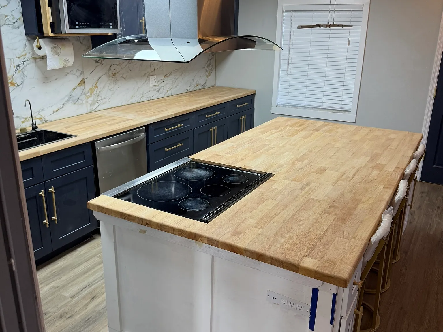 2 bed, 1000 sqft, $1,695 — Photo 3